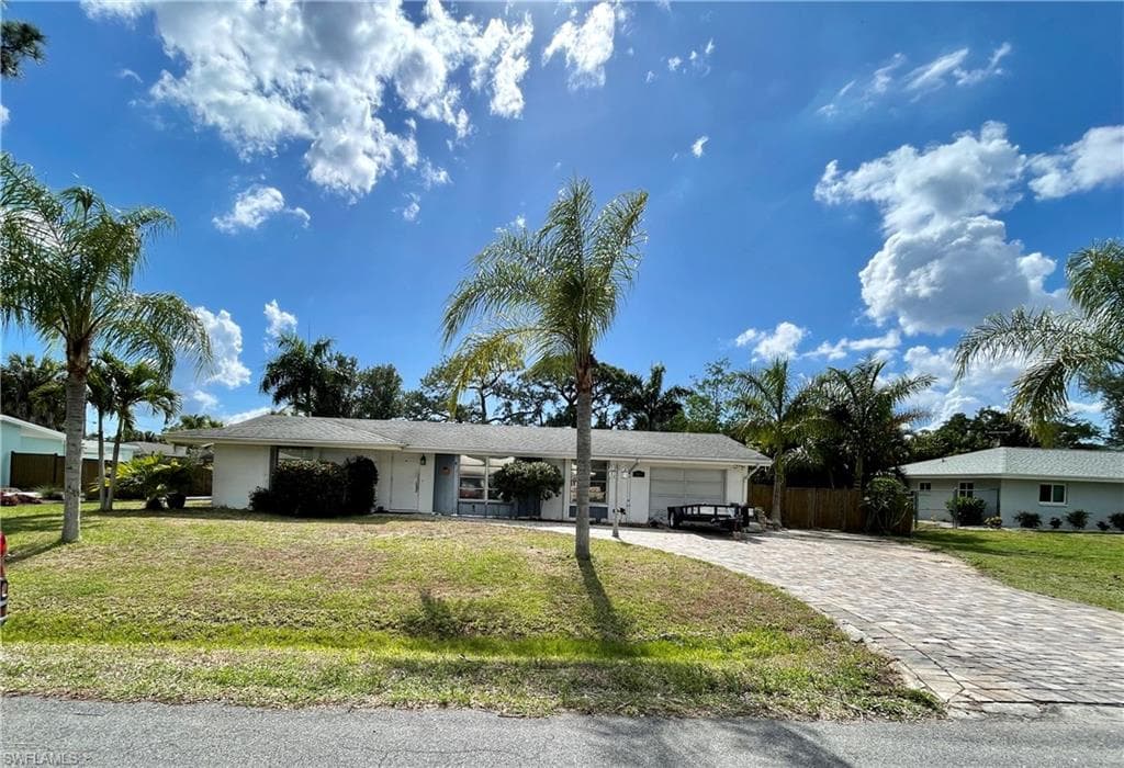 7197 Emily DR FORT MYERS, FL 33908