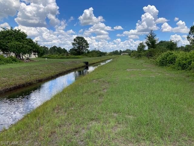 527 Trinity ST E LEHIGH ACRES, FL 33974