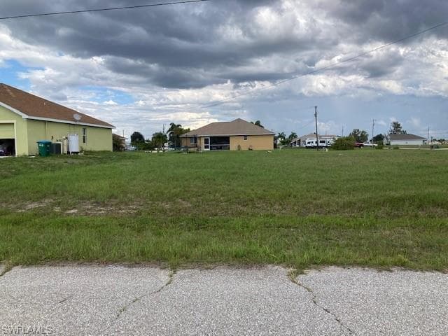 1613 NE 2nd PL CAPE CORAL, FL 33909