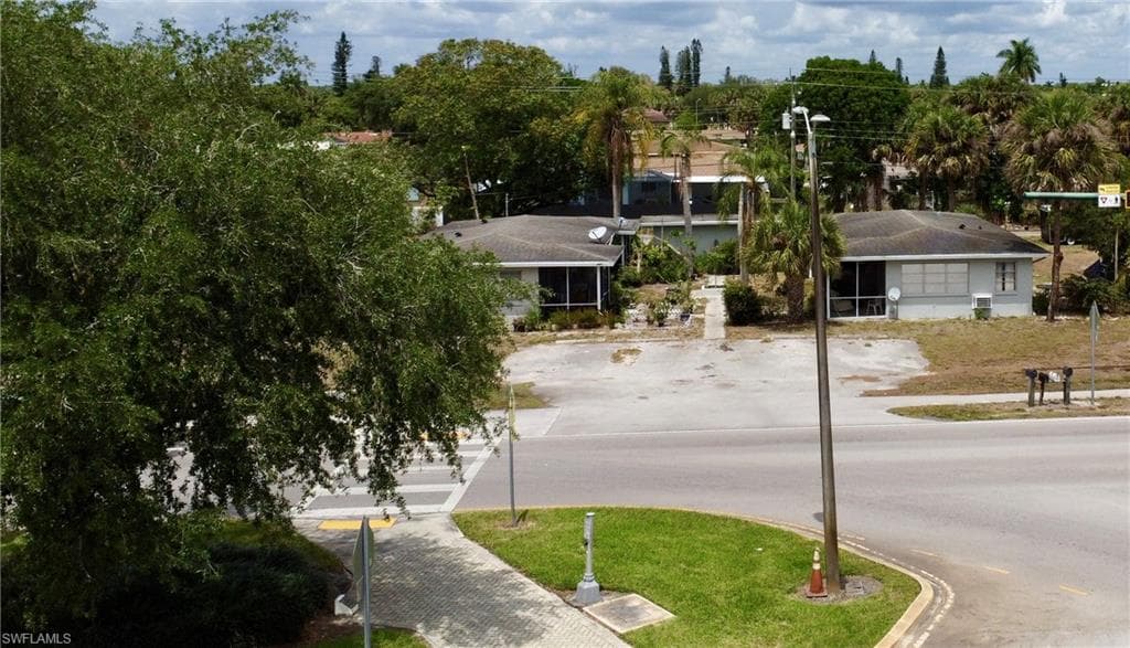 4401 Golden Gate PKY NAPLES, FL 34116