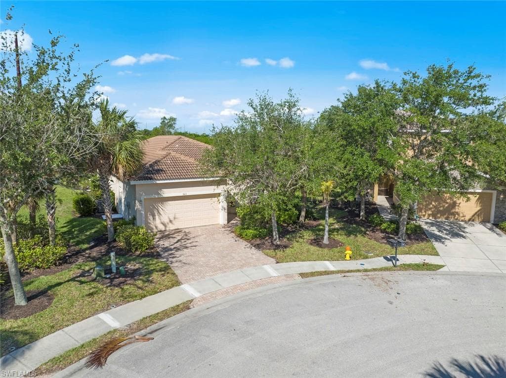 923 Golden Pond CT CAPE CORAL, FL 33909