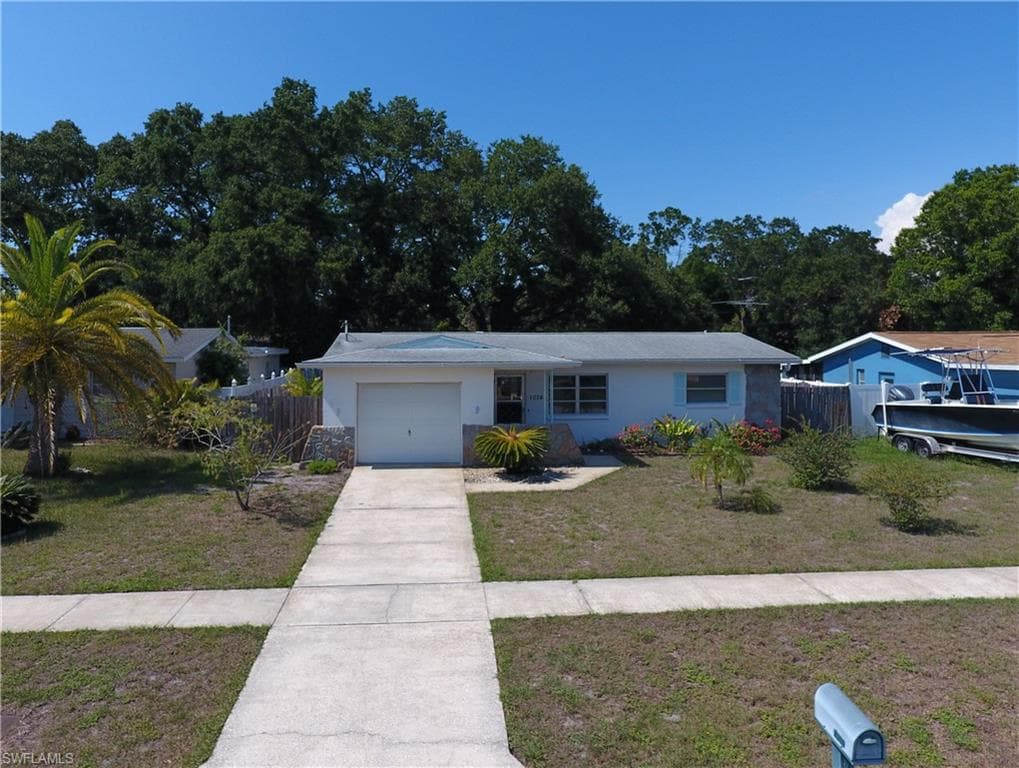 1074 Woodbrook DR S LARGO, FL 33770