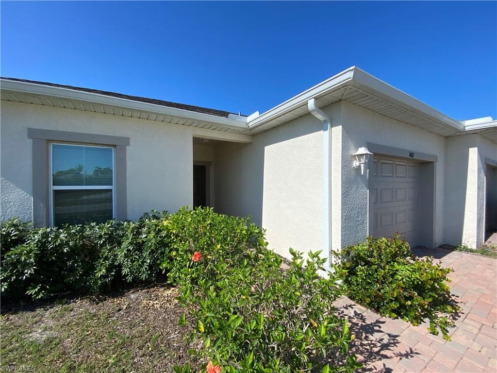 1402 Trafalgar PKY CAPE CORAL, FL 33991