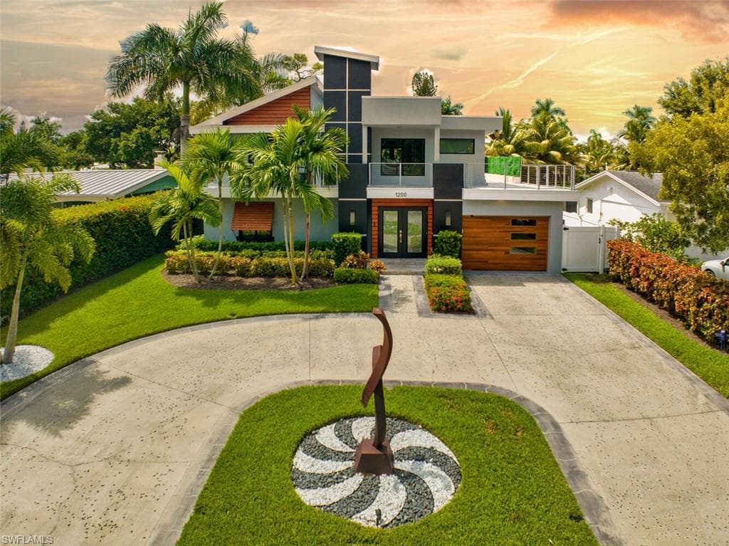 1200 Diana AVE NAPLES, FL 34103