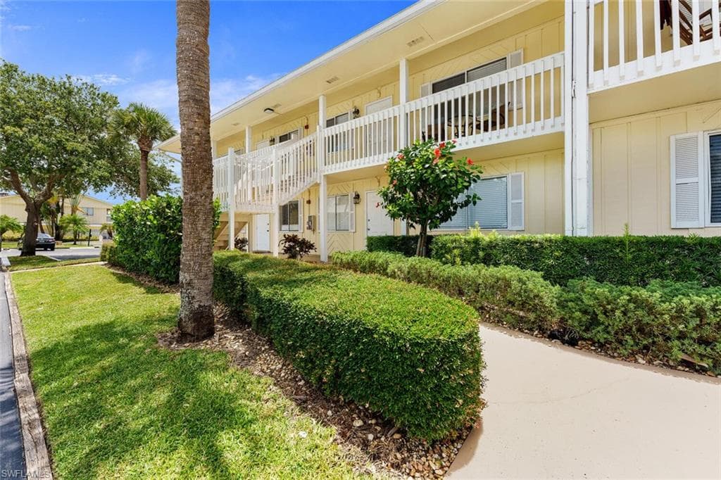 4617 Bayshore DR H2 NAPLES, FL 34112
