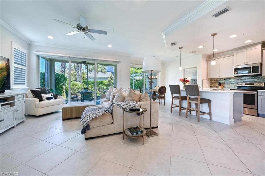 6934 Avalon CIR 401 NAPLES, FL 34112