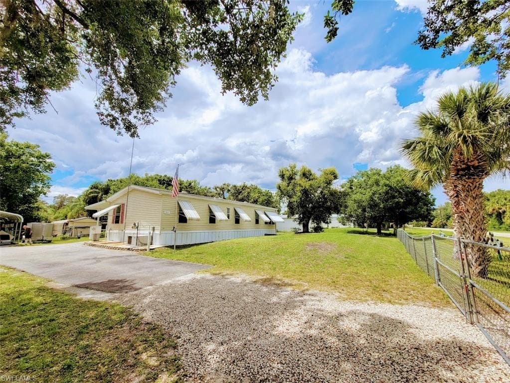 361 Seminole AVE PALMDALE, FL 33944