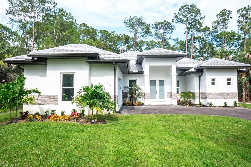 314 Wilson BLVD N NAPLES, FL 34120