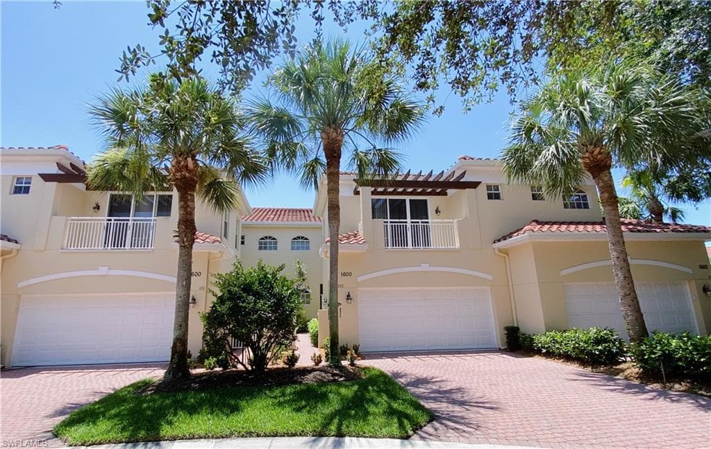 1600 Lambiance CIR 102 NAPLES, FL 34108