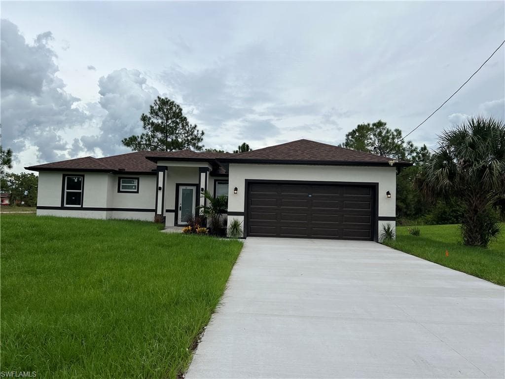 650 Jaguar BLVD LEHIGH ACRES, FL 33974