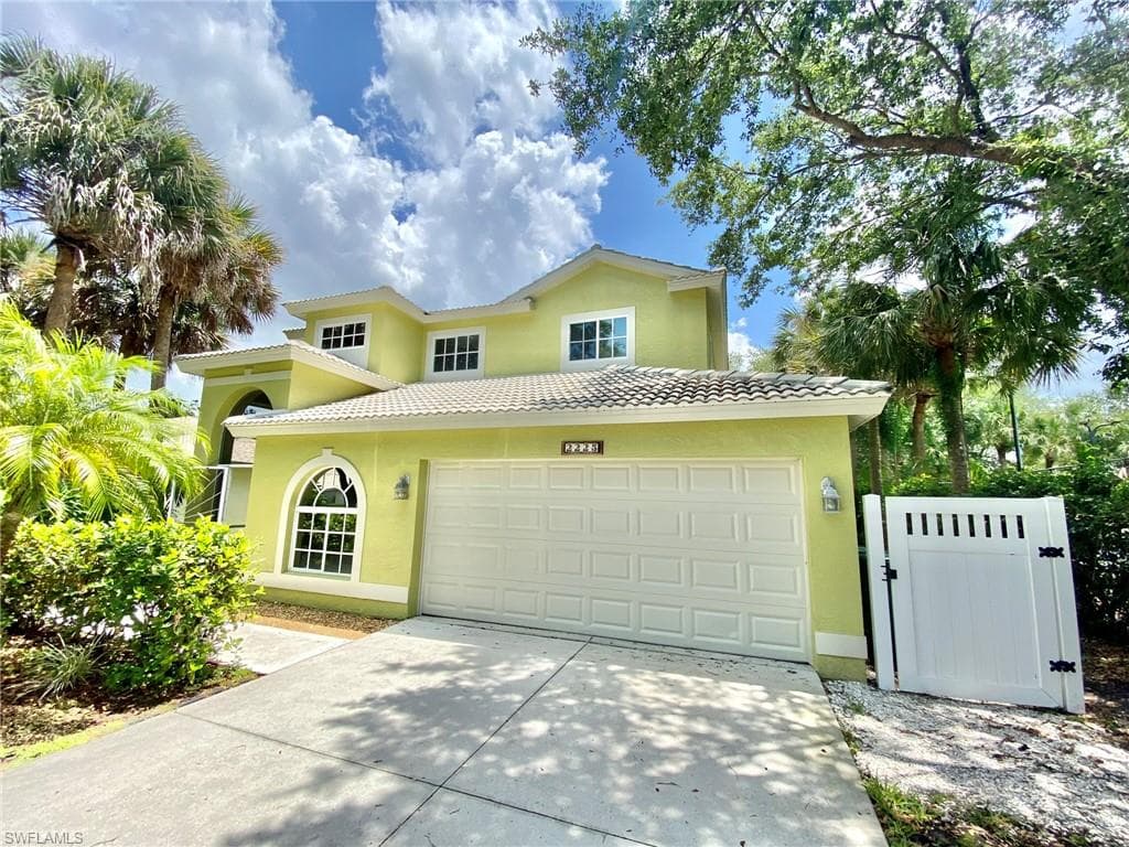 2225 Heritage Greens DR NAPLES, FL 34119