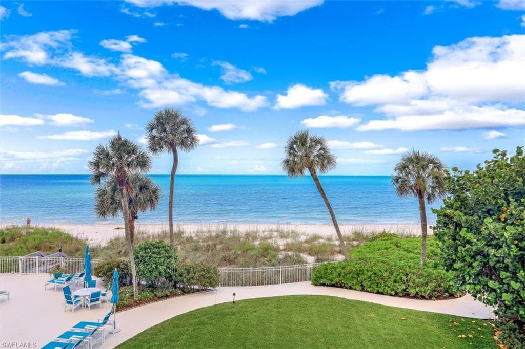 2885 Gulf Shore BLVD N 201 NAPLES, FL 34103
