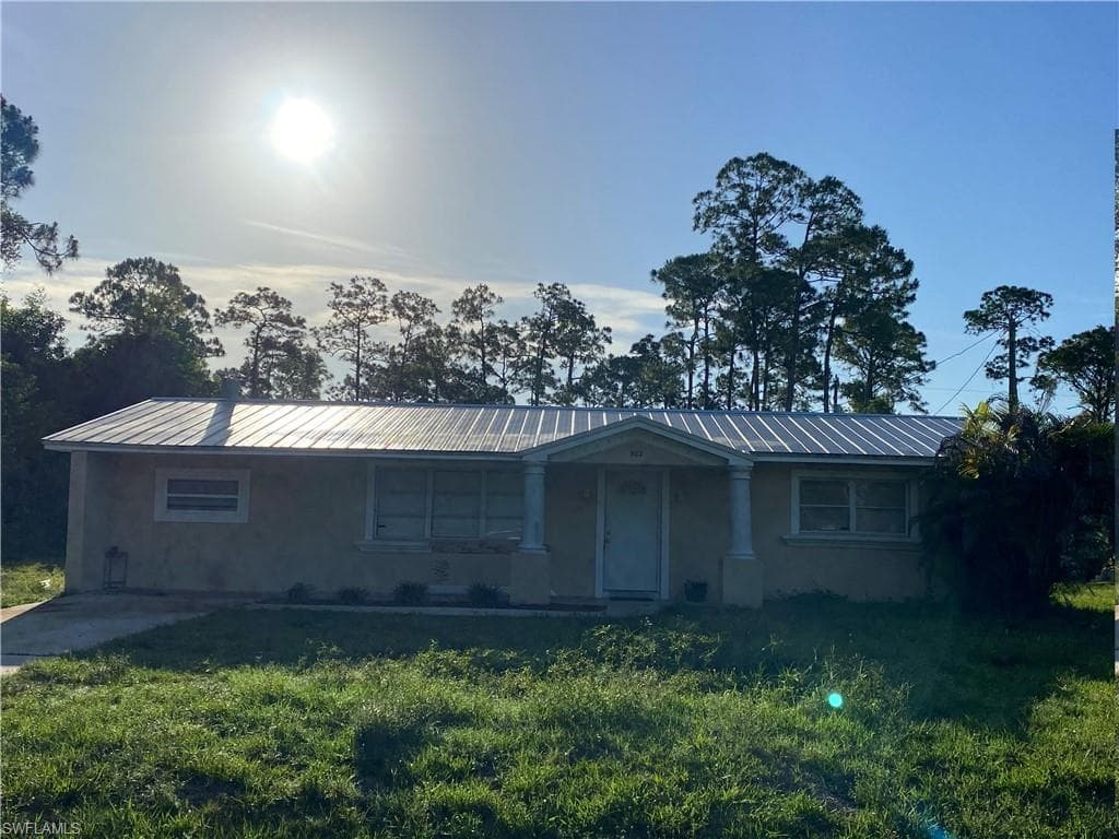 302 Truman AVE LEHIGH ACRES, FL 33936