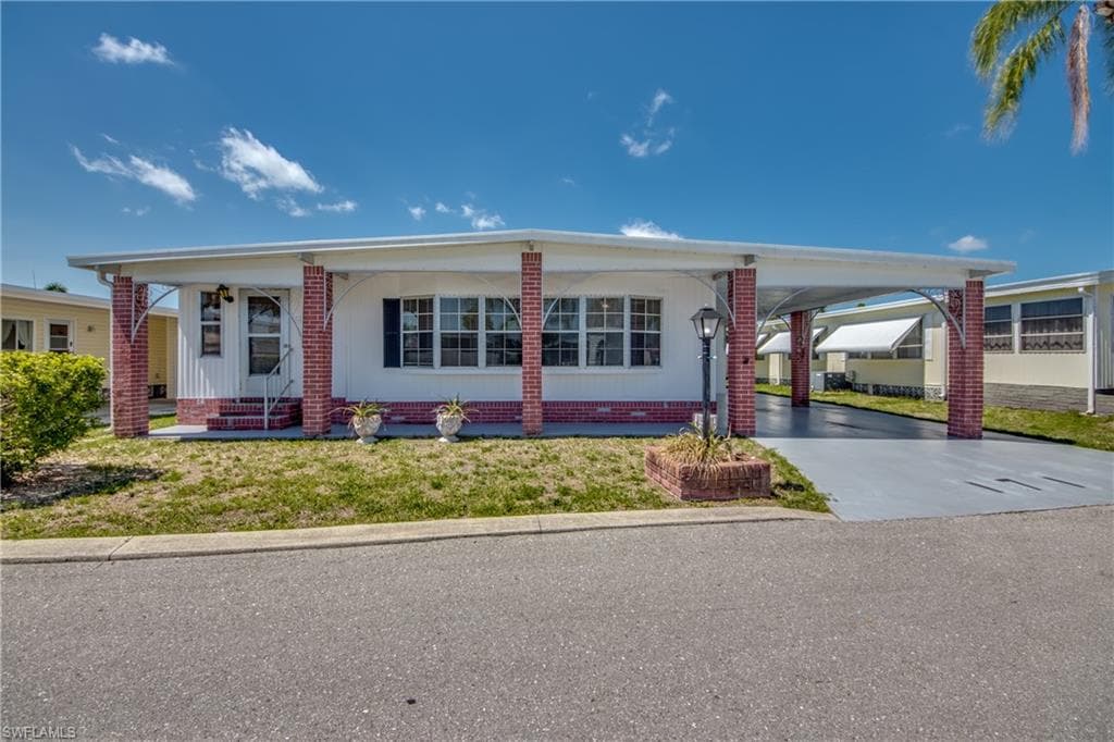 171 Yancey LN NORTH FORT MYERS, FL 33903