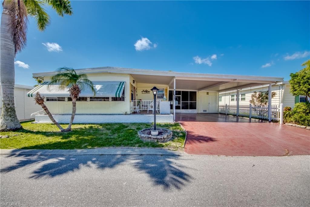 505 Crampton LN NORTH FORT MYERS, FL 33903