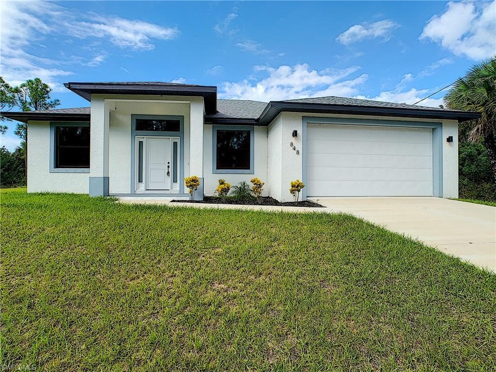 606 Lincoln BLVD LEHIGH ACRES, FL 33972