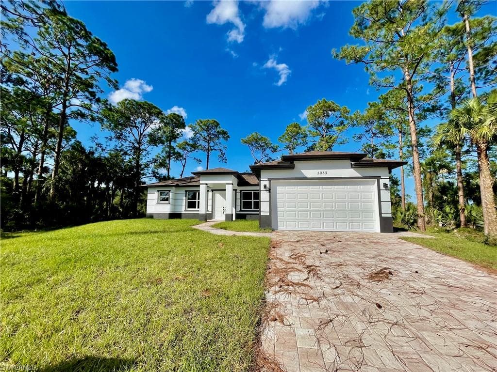 5033 NE Tradewinds CIR LABELLE, FL 33935