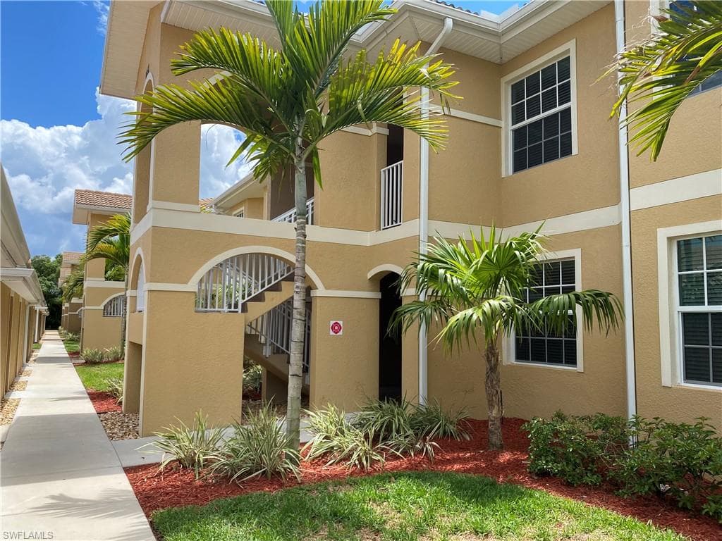 1051 Winding Pines CIR 204 CAPE CORAL, FL 33909