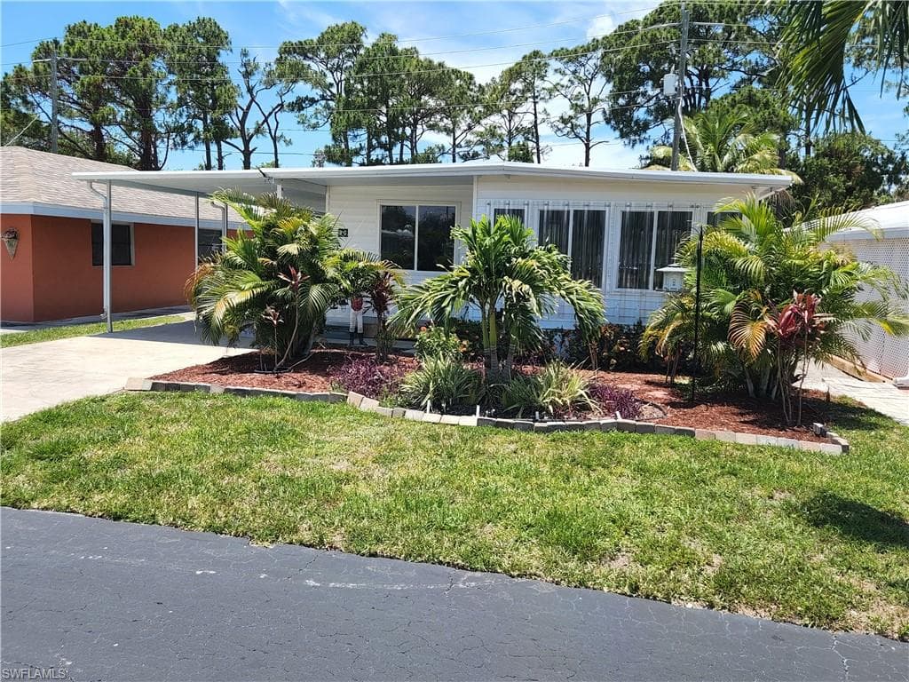 777 Walkerbilt RD 40 NAPLES, FL 34110