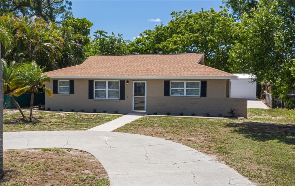 7436 Pine DR FORT MYERS, FL 33967
