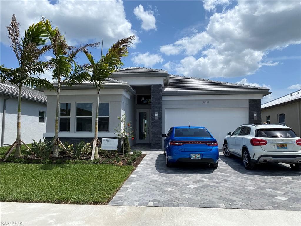 11539 Jacaranda DR S NAPLES, FL 34120
