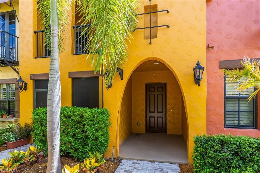 9037 Alturas ST 37-2 NAPLES, FL 34113