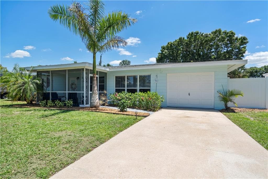 1448 Byron RD FORT MYERS, FL 33919