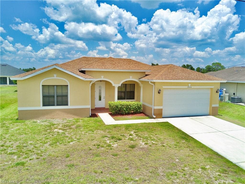 3806 35th ST SW LEHIGH ACRES, FL 33976