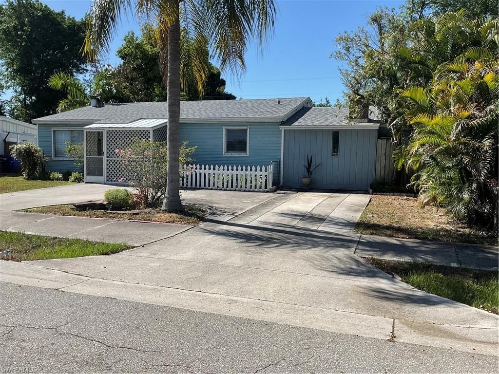 1656 Moreno AVE FORT MYERS, FL 33901