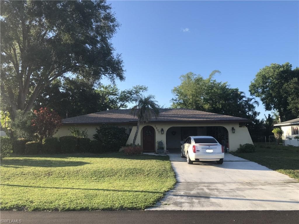 1207 SE 15th TER CAPE CORAL, FL 33990