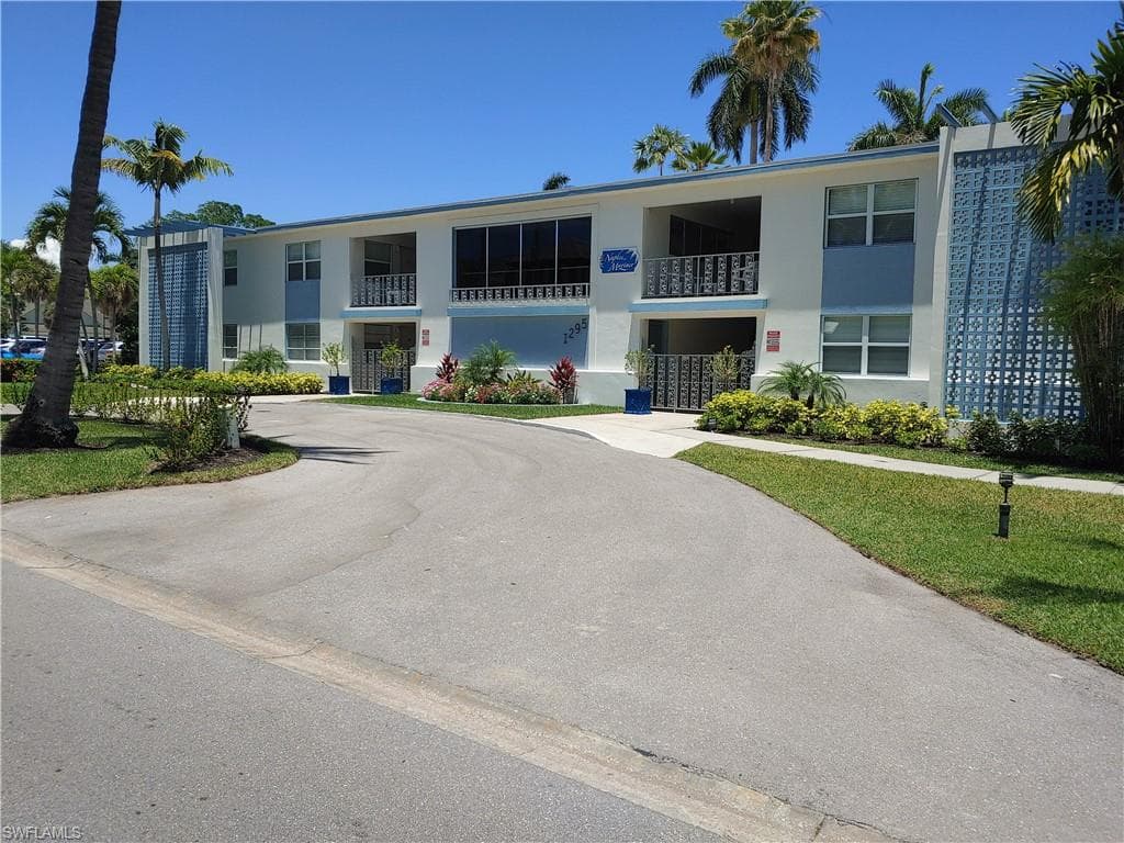 1295 Gulf Shore BLVD S 112 NAPLES, FL 34102