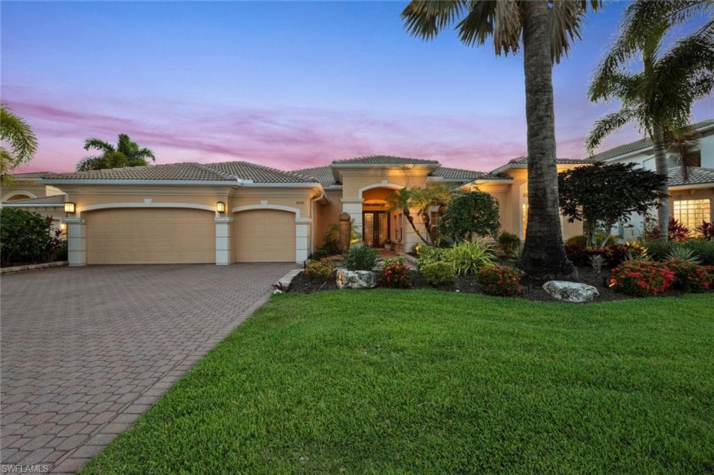 8590 El Mirasol CT ESTERO, FL 33967