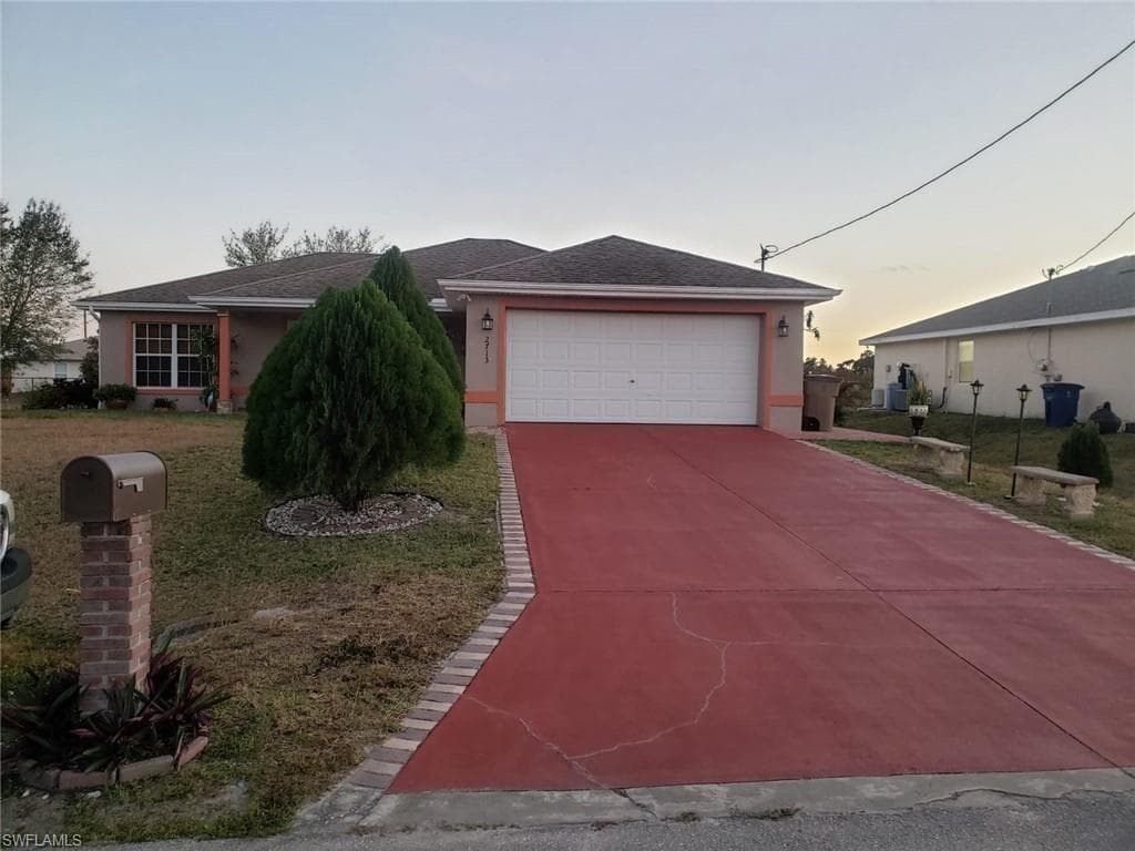 2713 29th ST SW LEHIGH ACRES, FL 33976