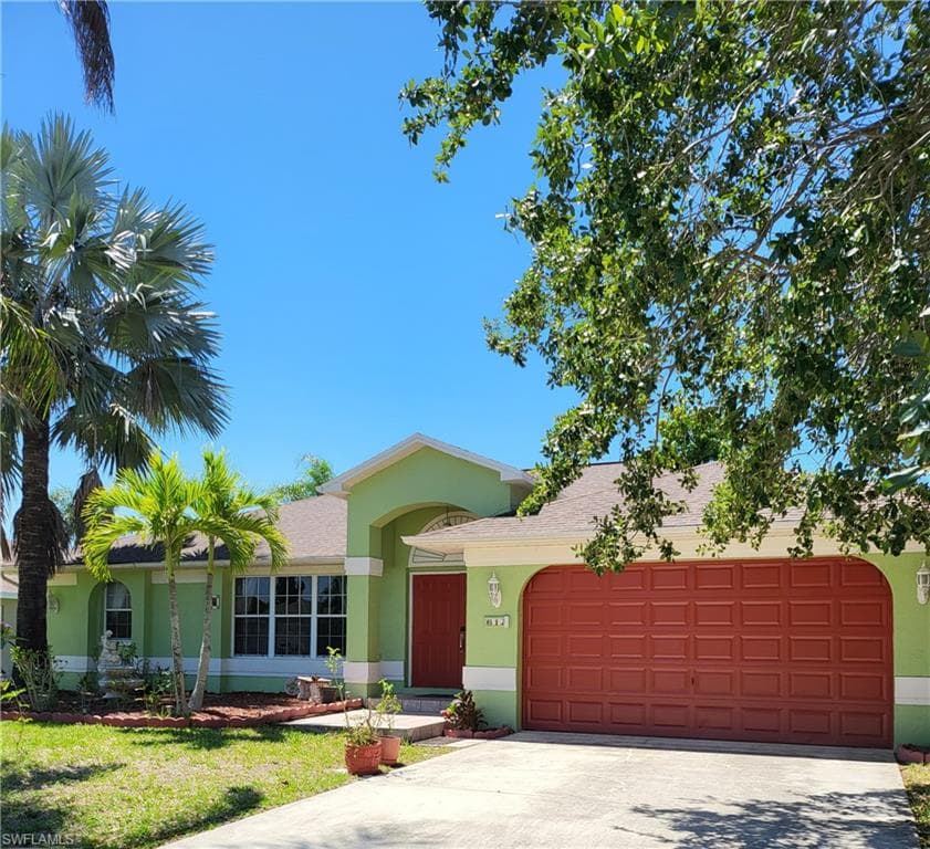 612 SE 31st TER CAPE CORAL, FL 33904