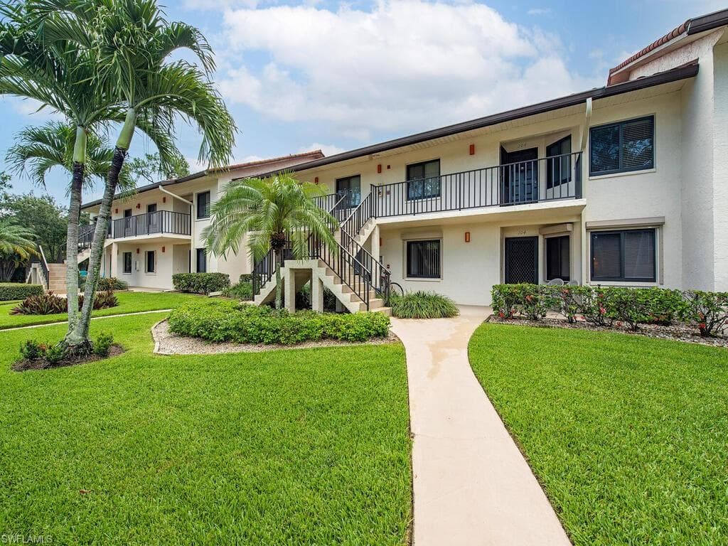 4957 Pepper CIR C-104 NAPLES, FL 34113