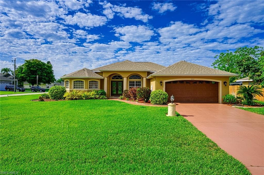 202 38th ST CAPE CORAL, FL 33914