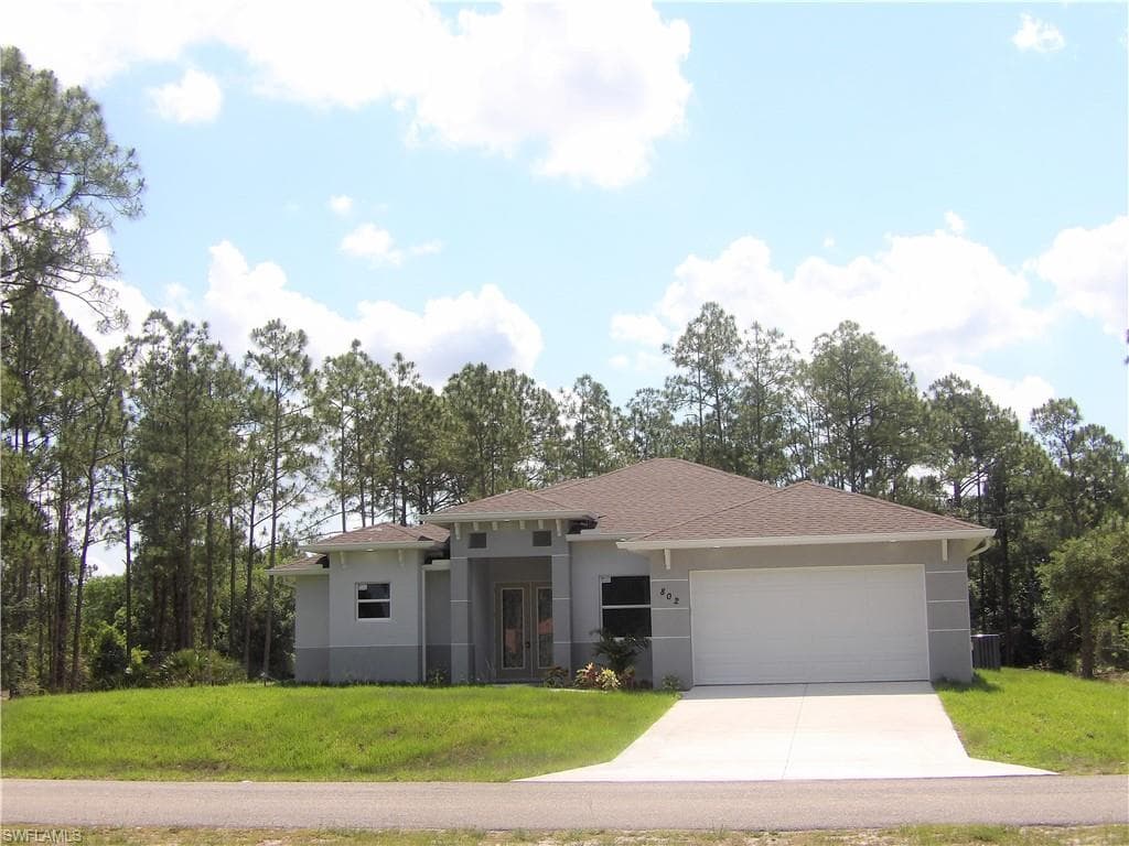 802 Canton AVE LEHIGH ACRES, FL 33972