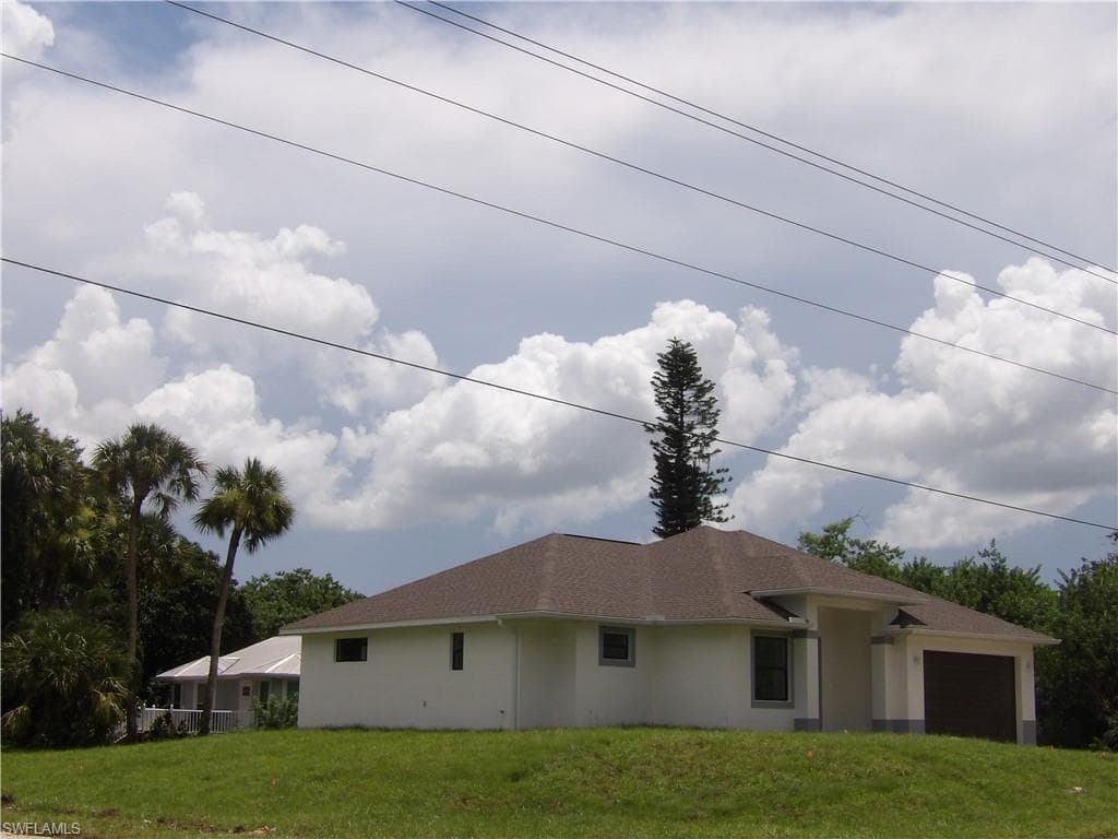 301 W 6th ST LEHIGH ACRES, FL 33972