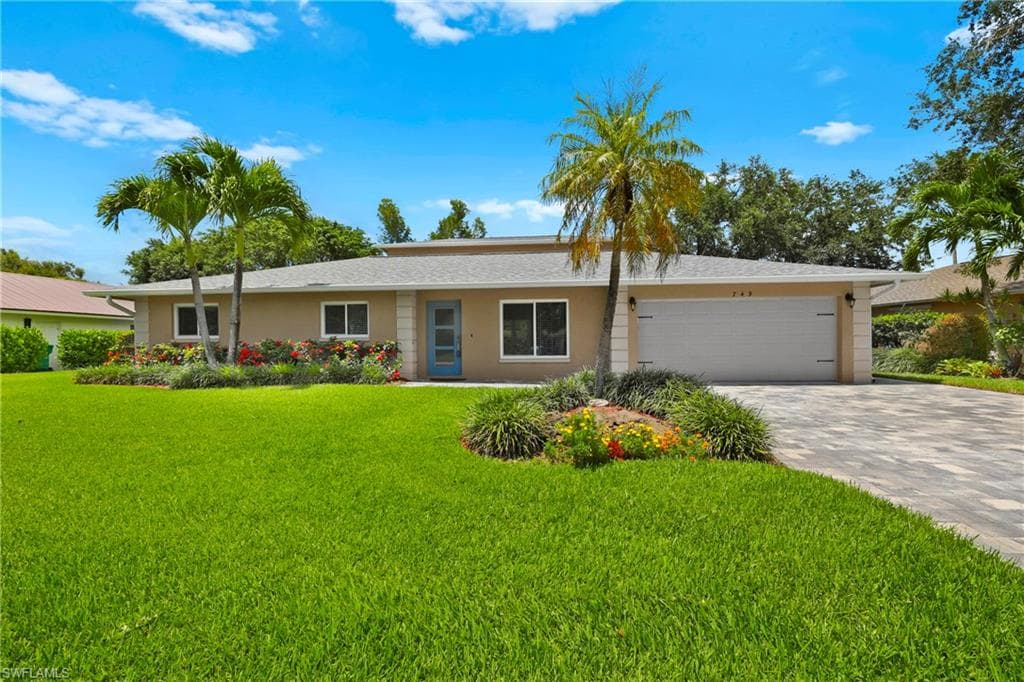 749 Nottingham DR NAPLES, FL 34109