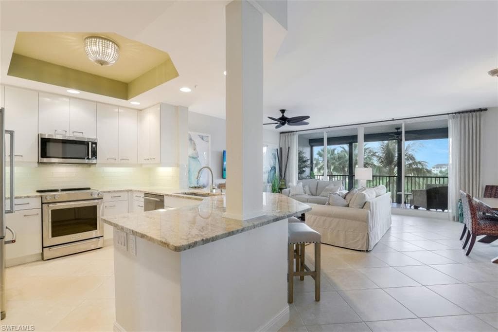 430 Cove Tower DR 403