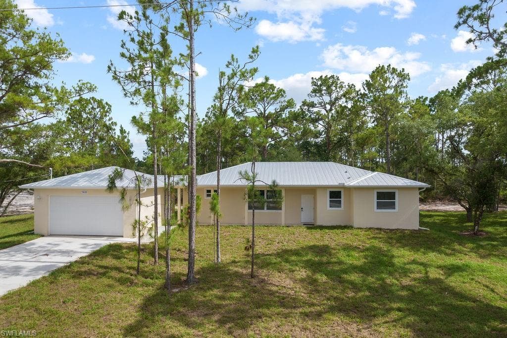 7835 23rd PL LABELLE, FL 33935