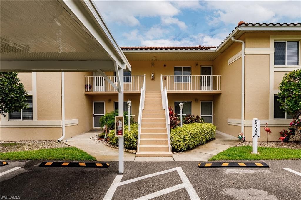 180 Furse Lakes CIR E-7 NAPLES, FL 34104