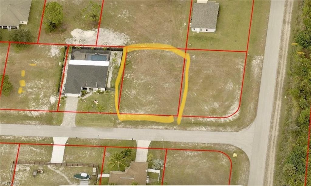 1607 NW 28th TER CAPE CORAL, FL 33993