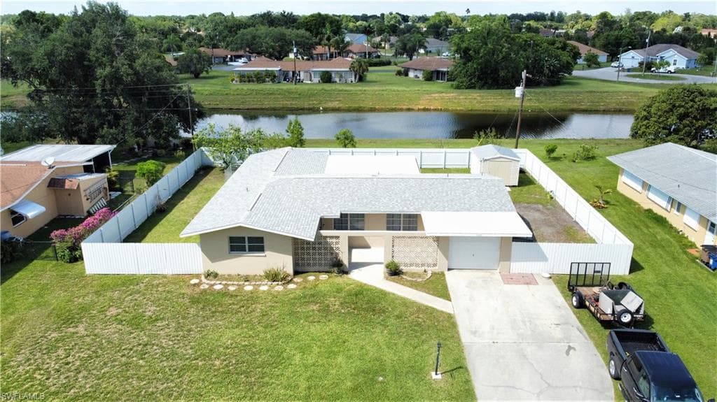 1103 E Jasmine RD LEHIGH ACRES, FL 33936