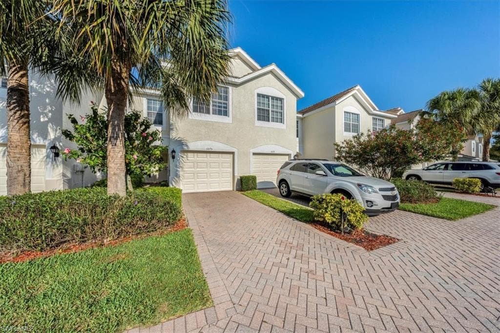1075 Albany CT 222 NAPLES, FL 34105