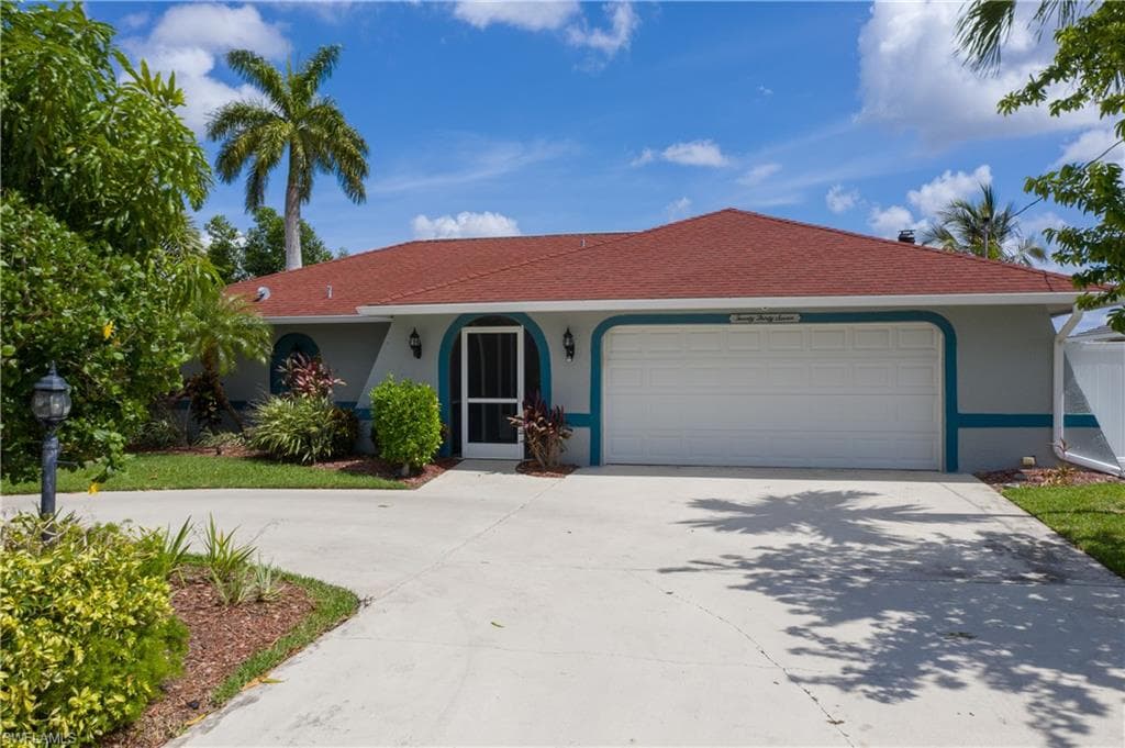 2037 SE 27th TER CAPE CORAL, FL 33904
