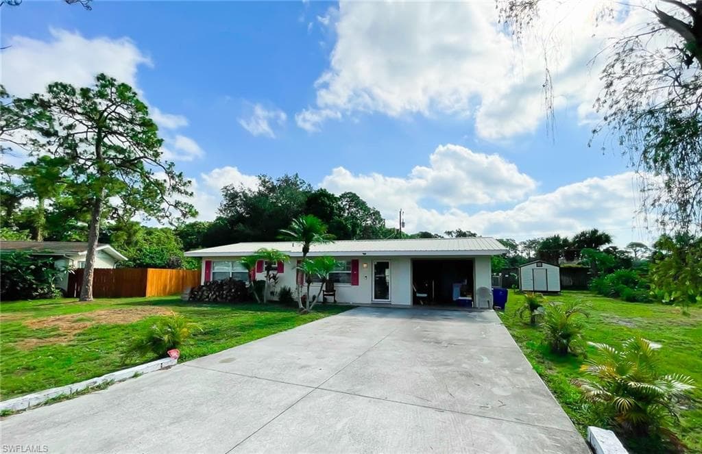 1218 Pondella CIR NORTH FORT MYERS, FL 33903