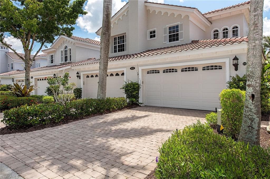 9022 Cascada WAY 202 NAPLES, FL 34114