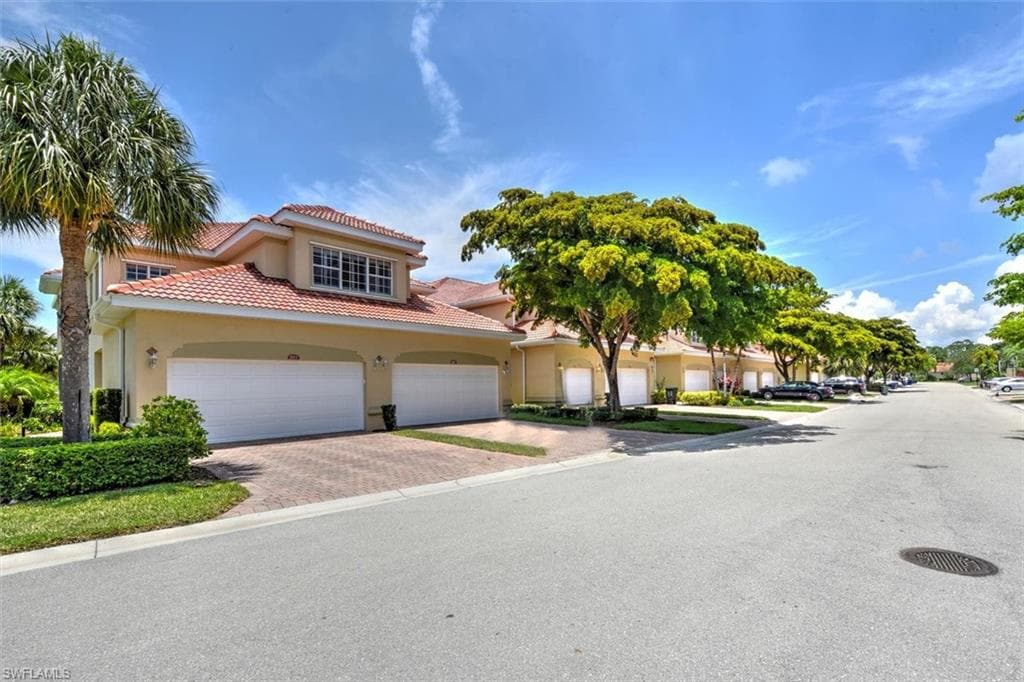 13860 Avon Park CIR 104 FORT MYERS, FL 33912