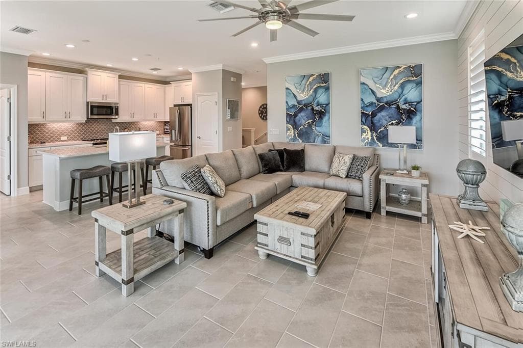 2319 Sawyers Hill RD 705 NAPLES, FL 34120